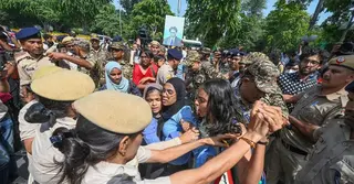 প্রধান নির্বাচন কমিশনারের পদত্যাগের দাবিতে উত্তাল দিল্লি; আটক সহস্রাধিক